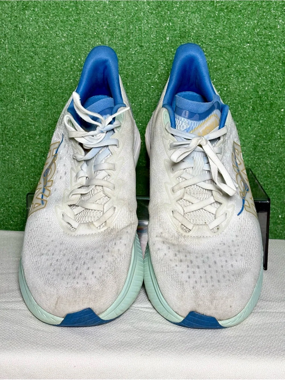 HOKA men’s 13D White & Blue Lightweight Running Shoes